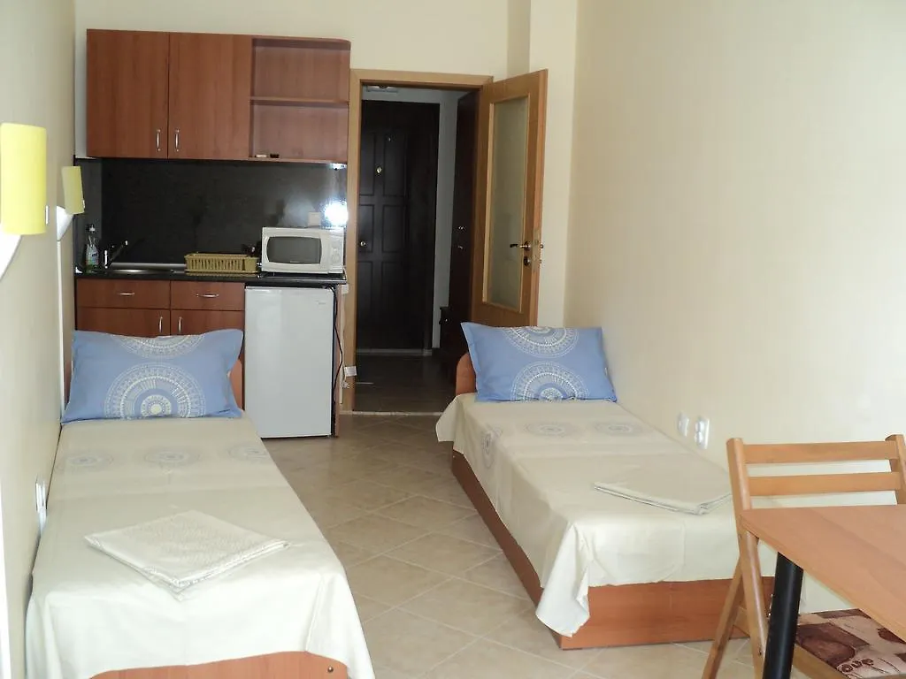 Homestay Meni Apartments And Guest Rooms Sozopol Bulgaria